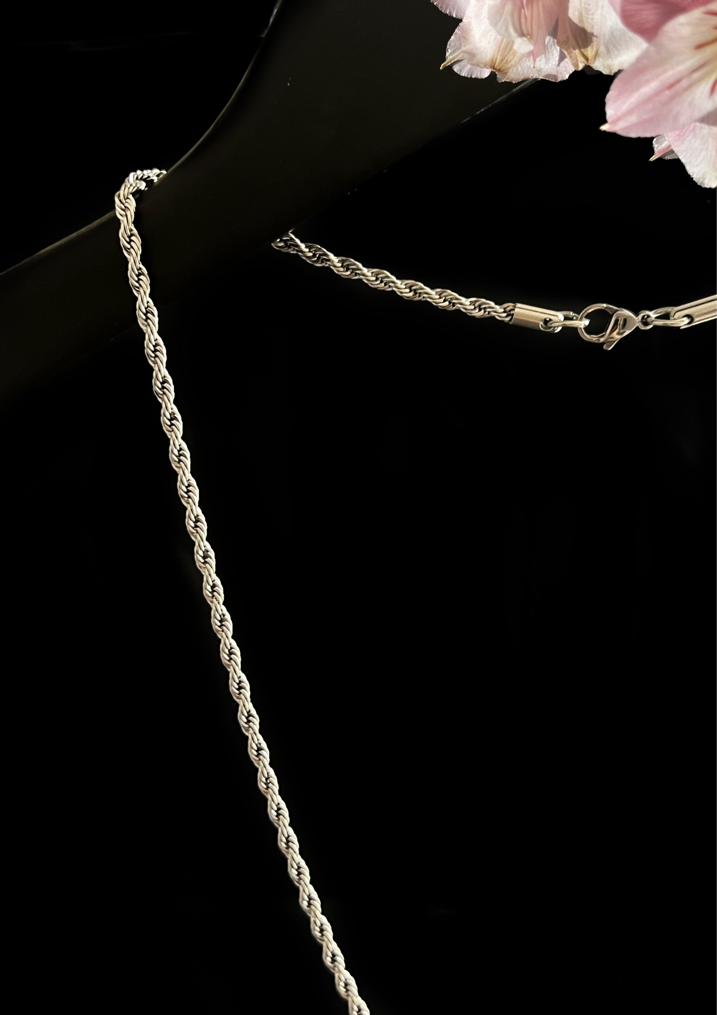 Twisted Chain S