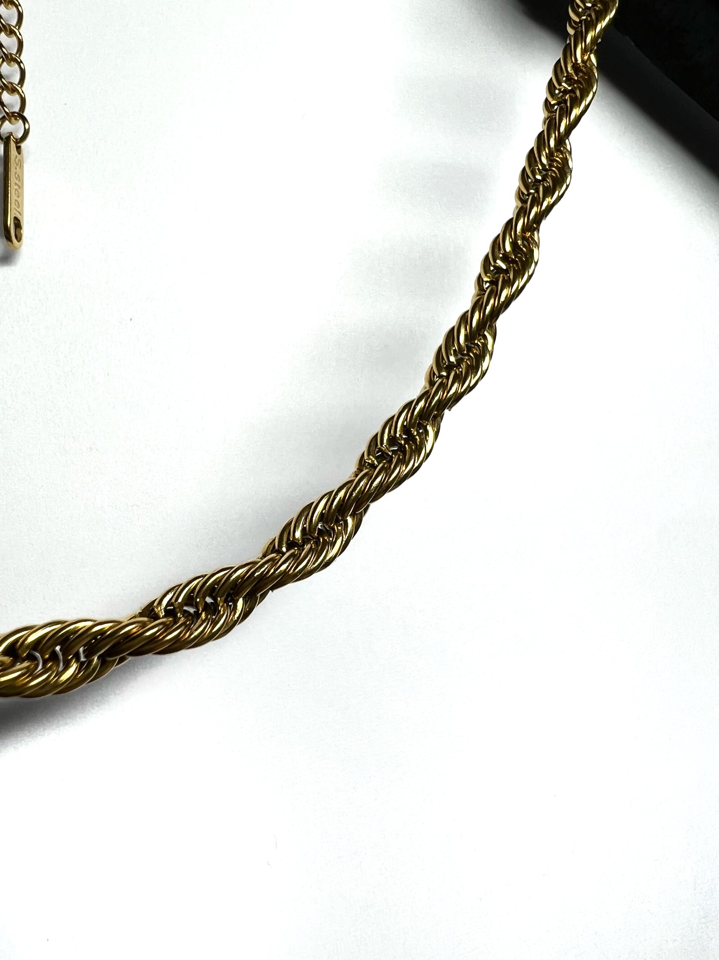 Twisted Chain